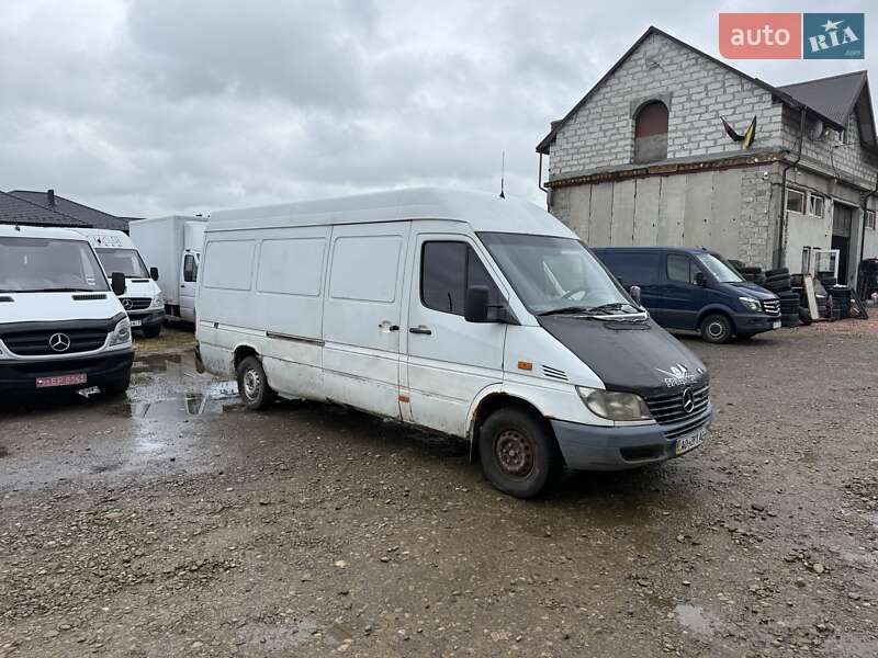 Грузовой фургон Mercedes-Benz Sprinter 2002 в Стрые