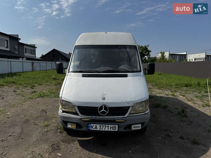 Вантажний фургон Mercedes-Benz Sprinter 2004 в Києві фото 2 Вантажний фургон Mercedes-Benz Sprinter 2004 в Києві