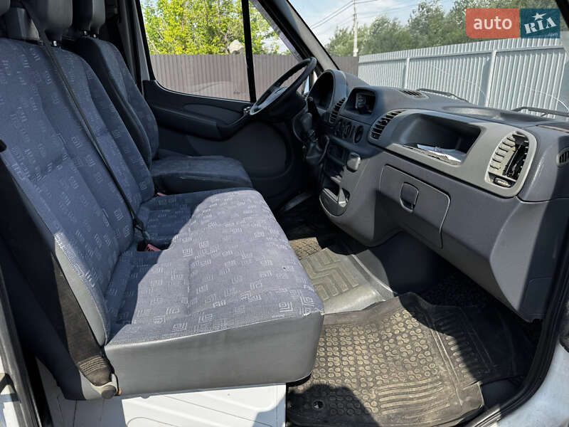 Вантажний фургон Mercedes-Benz Sprinter 2004 в Києві фото 8 Вантажний фургон Mercedes-Benz Sprinter 2004 в Києві