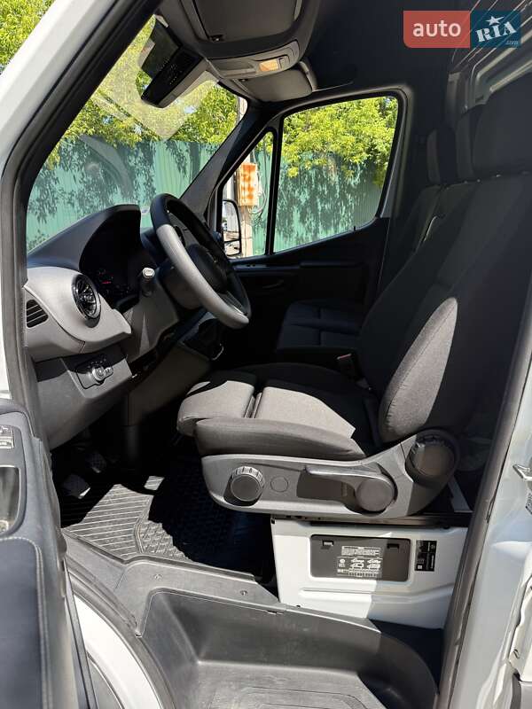 Грузовой фургон Mercedes-Benz Sprinter 2023 в Киеве