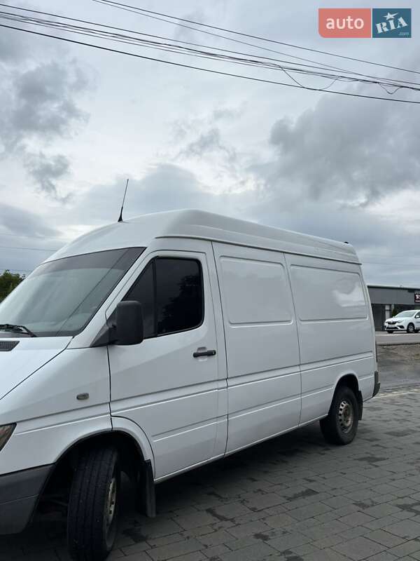 Вантажний фургон Mercedes-Benz Sprinter 2003 в Тячеві