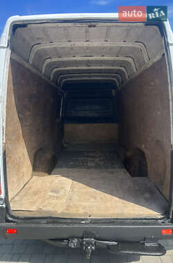 Грузовой фургон Mercedes-Benz Sprinter 2001 в 