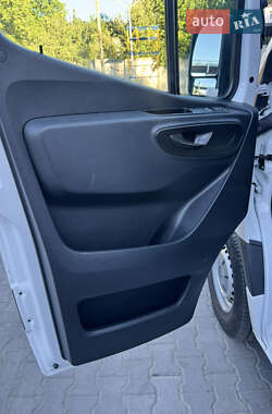 Грузовой фургон Mercedes-Benz Sprinter 2019 в 