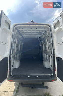 Грузовой фургон Mercedes-Benz Sprinter 2020 в 