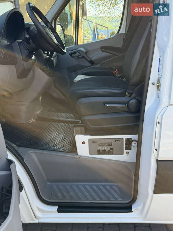 Автовоз Mercedes-Benz Sprinter 2015 в Косове