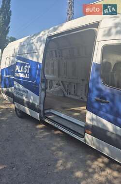 Грузовой фургон Mercedes-Benz Sprinter 2012 в 