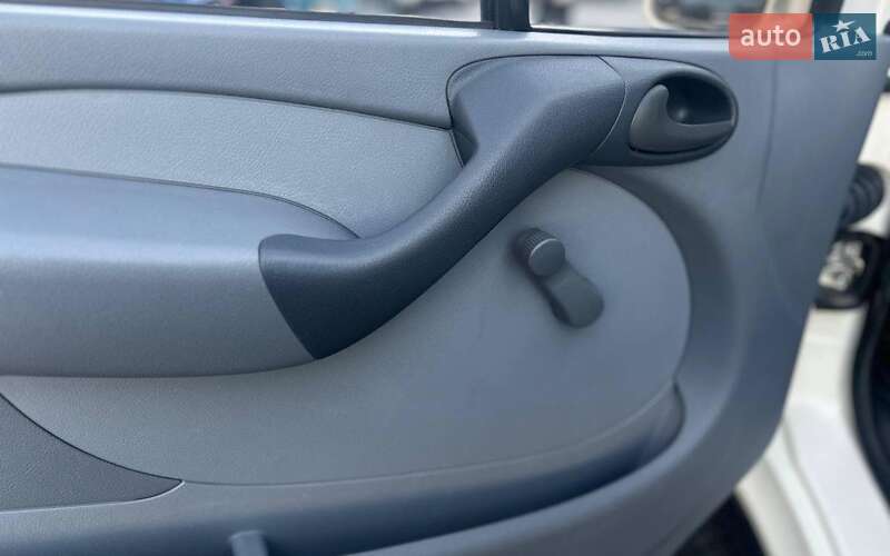 Грузовой фургон Mercedes-Benz Sprinter 2002 в Черновцах