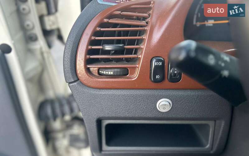 Грузовой фургон Mercedes-Benz Sprinter 2002 в Черновцах