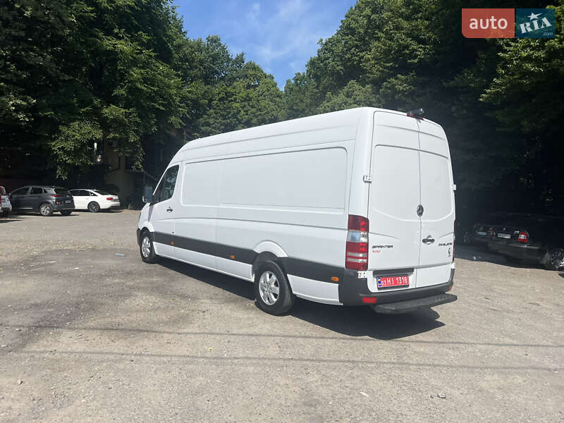 Вантажний фургон Mercedes-Benz Sprinter 2015 в Вінниці