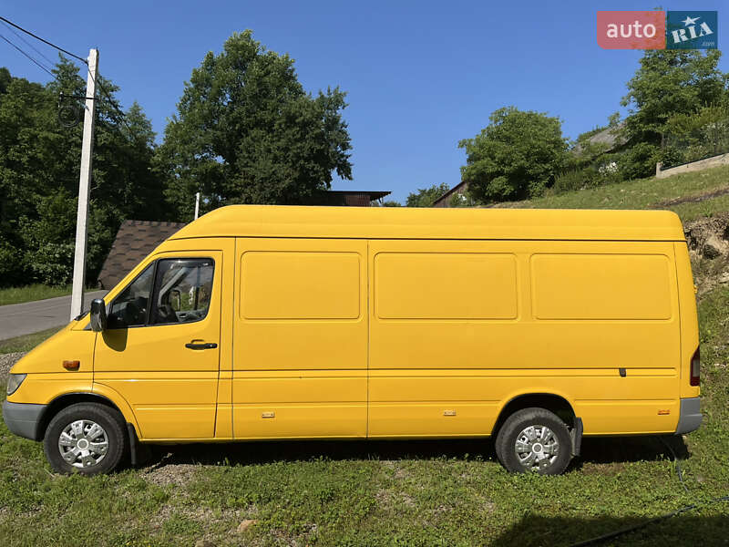 Грузовой фургон Mercedes-Benz Sprinter 2004 в 