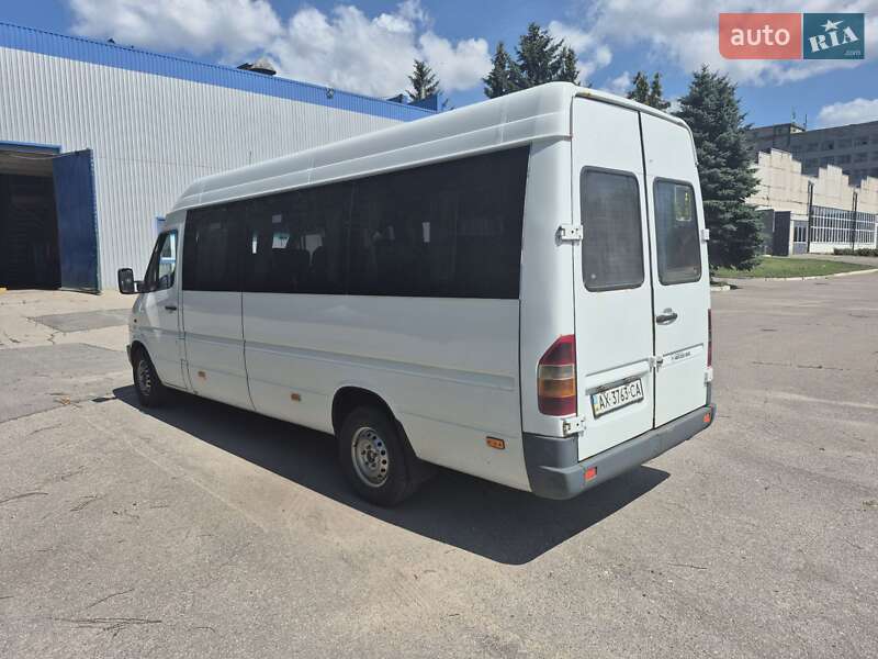 Приміський автобус Mercedes-Benz Sprinter 2000 в Харкові