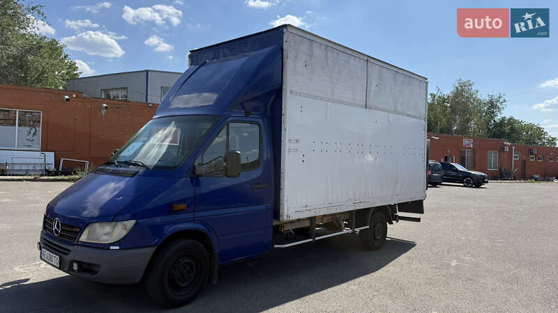 Грузовой фургон Mercedes-Benz Sprinter 2004 в 