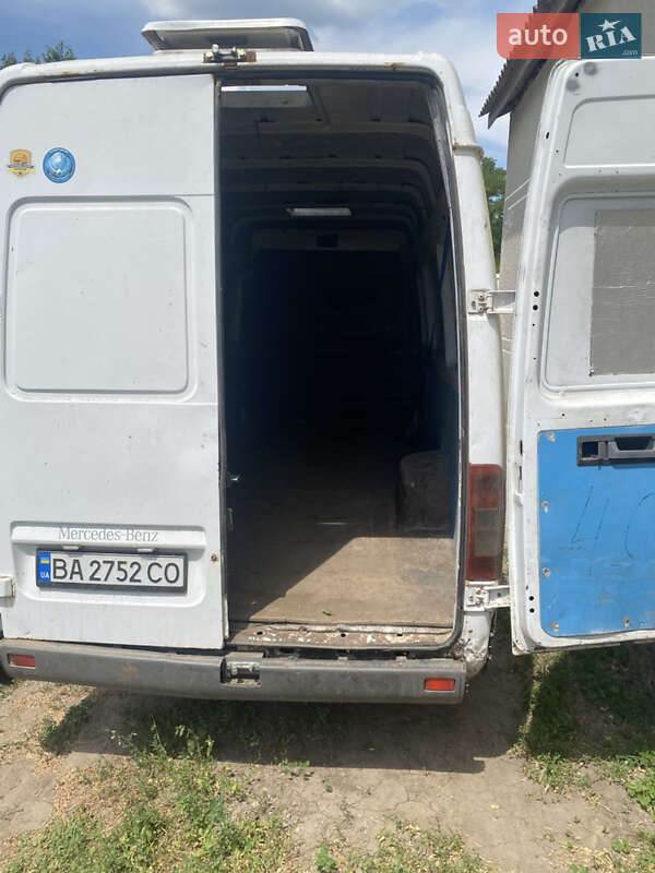 Грузовой фургон Mercedes-Benz Sprinter 1999 в Добровеличковке