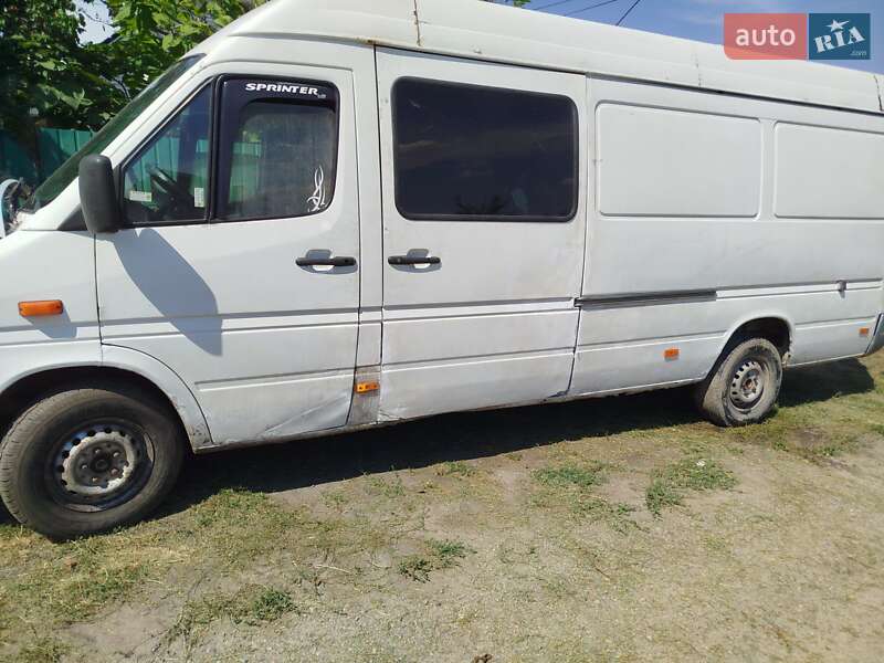 Грузопассажирский фургон Mercedes-Benz Sprinter 2004 в Кременчуге