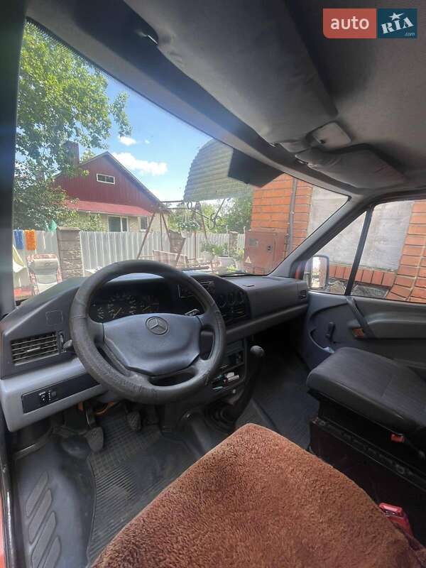Платформа Mercedes-Benz Sprinter 1998 в Киверцах