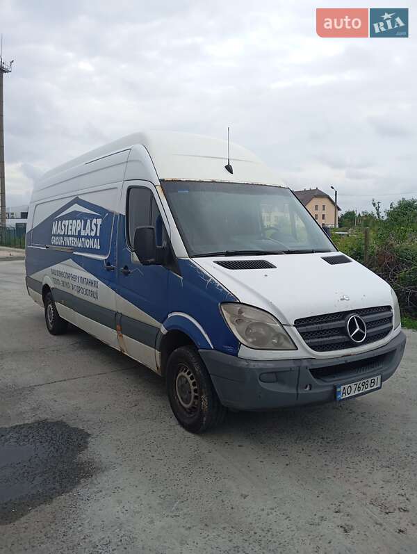 Грузовой фургон Mercedes-Benz Sprinter 2012 в Ужгороде