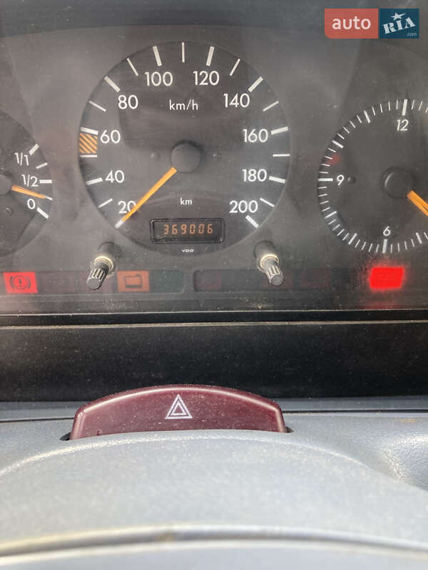Грузовой фургон Mercedes-Benz Sprinter 1999 в Бориславе