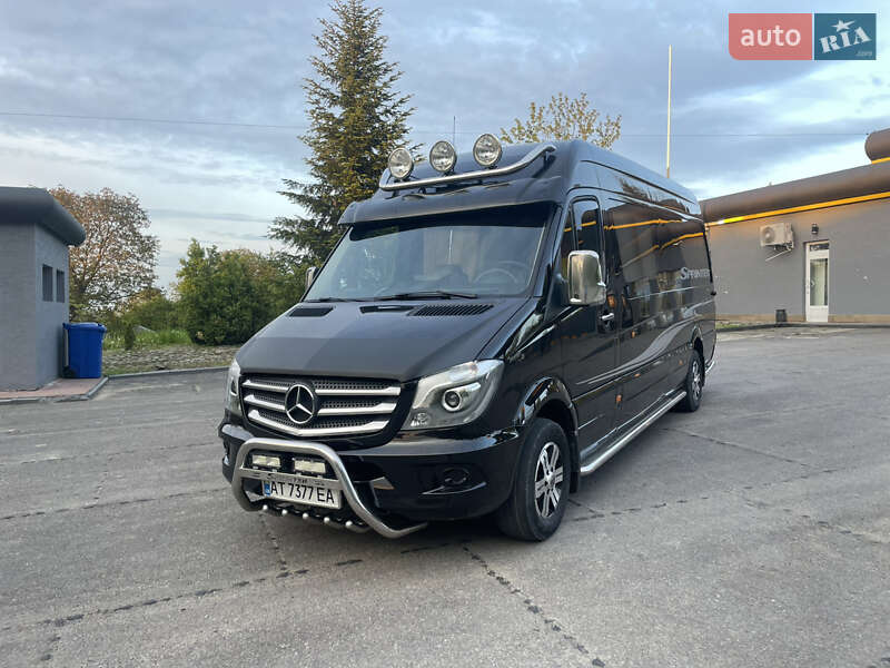 Вантажопасажирський фургон Mercedes-Benz Sprinter 2017 в Коломиї
