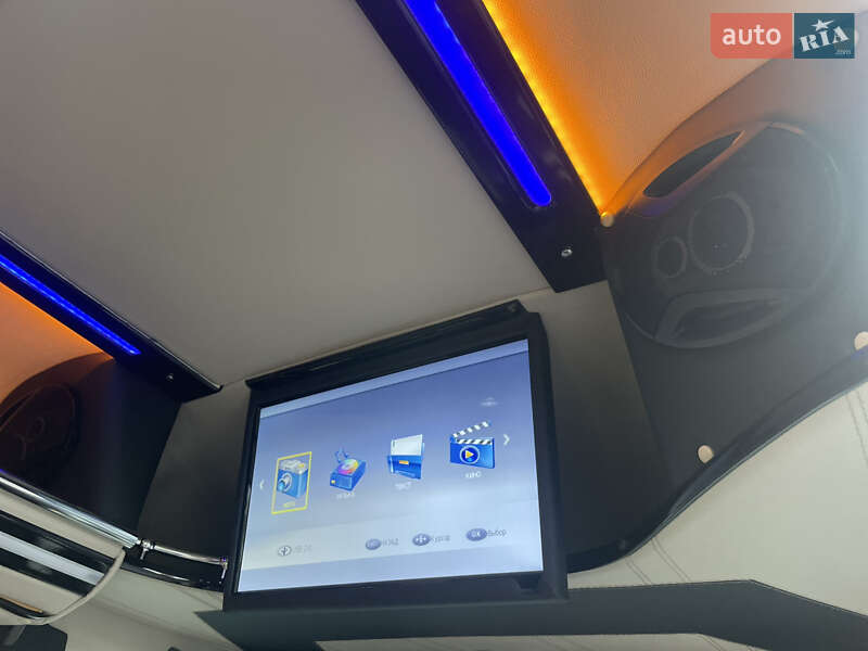 Вантажопасажирський фургон Mercedes-Benz Sprinter 2017 в Коломиї