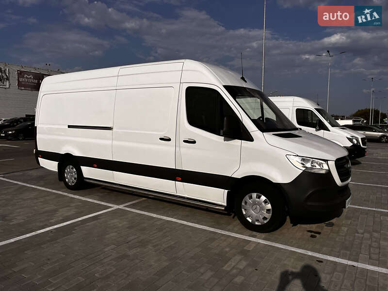 Грузовой фургон Mercedes-Benz Sprinter 2021 в 