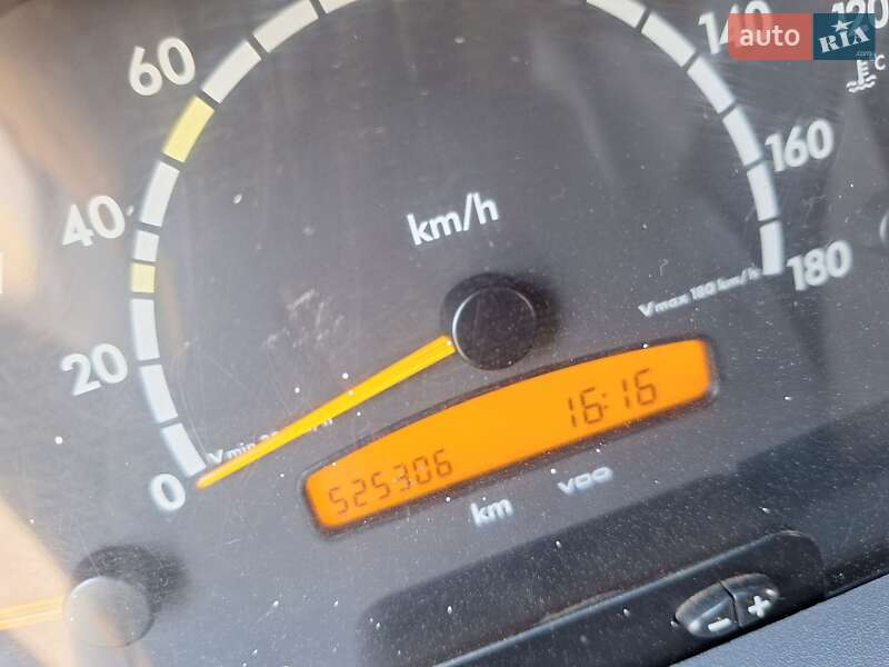 Мікроавтобус Mercedes-Benz Sprinter 2000 в Чернівцях