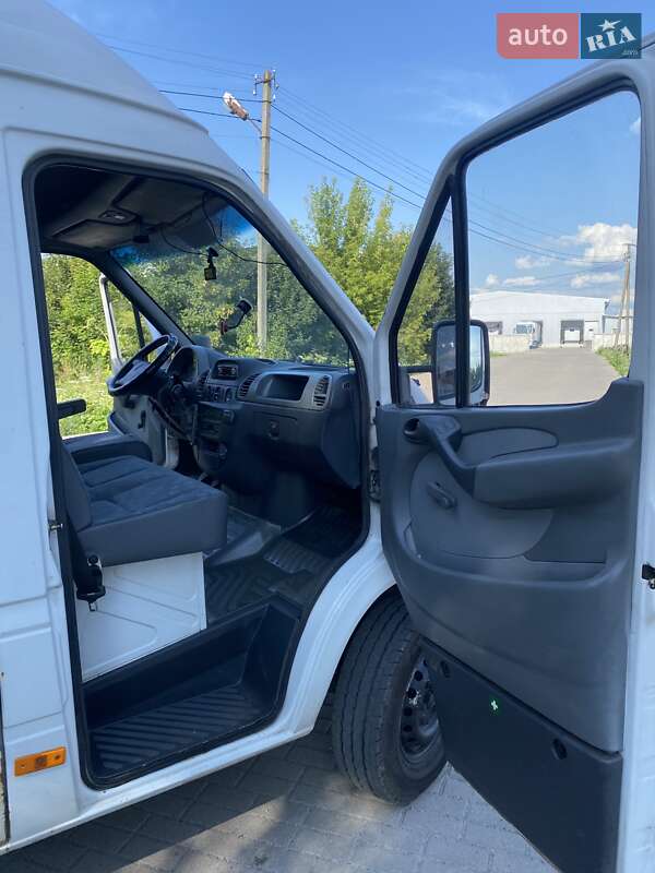 Грузовой фургон Mercedes-Benz Sprinter 2004 в Ровно