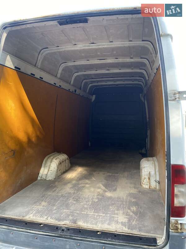Грузовой фургон Mercedes-Benz Sprinter 2004 в Ровно