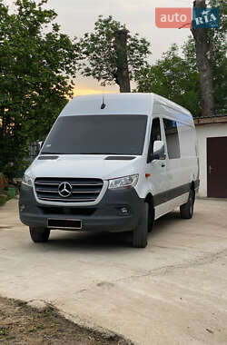 Грузопассажирский фургон Mercedes-Benz Sprinter 2018 в 