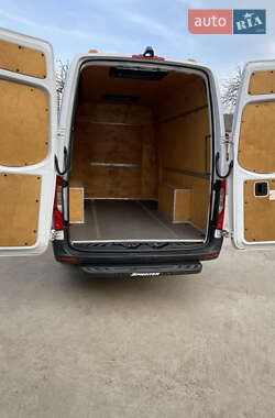 Грузопассажирский фургон Mercedes-Benz Sprinter 2018 в 