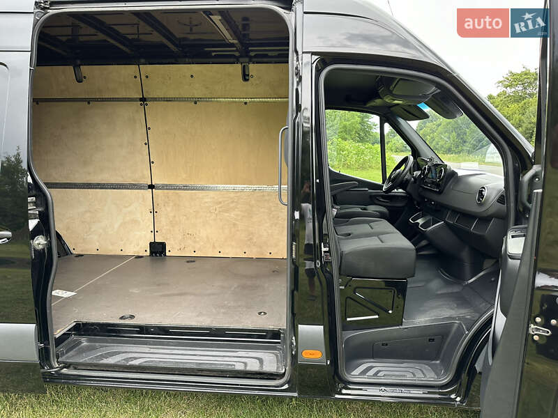 Грузопассажирский фургон Mercedes-Benz Sprinter 2020 в Кадубовцах