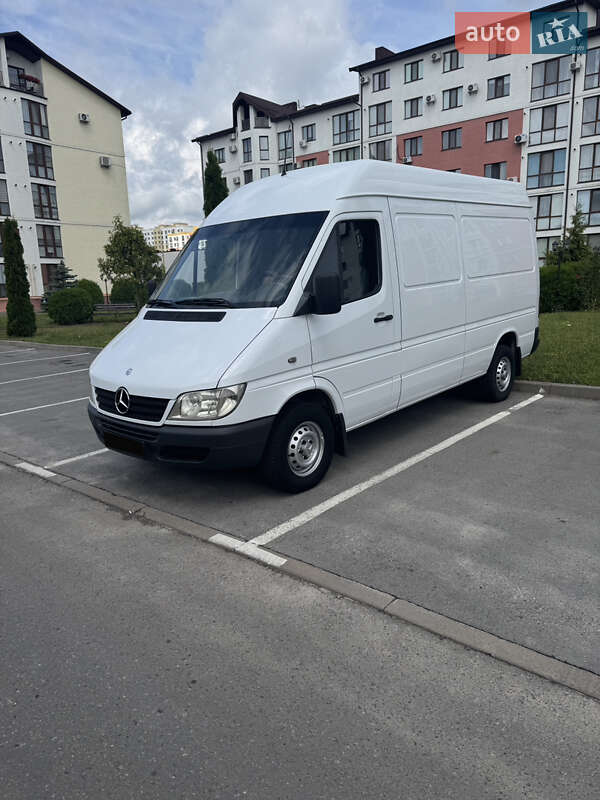 Вантажний фургон Mercedes-Benz Sprinter 2005 в Рівному