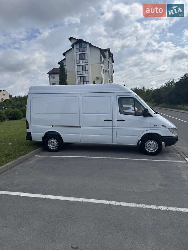Вантажний фургон Mercedes-Benz Sprinter 2005 в Рівному