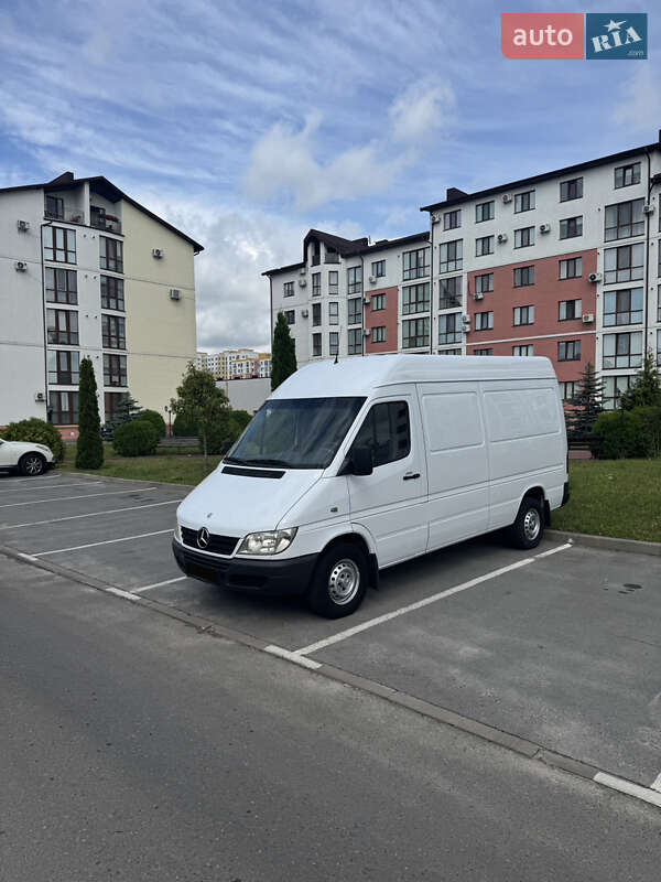 Вантажний фургон Mercedes-Benz Sprinter 2005 в Рівному