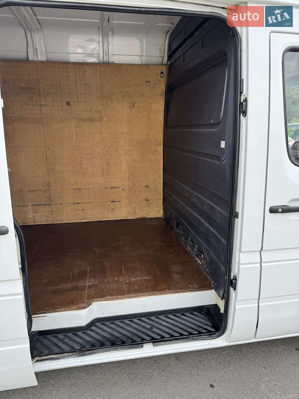 Вантажний фургон Mercedes-Benz Sprinter 2005 в Рівному