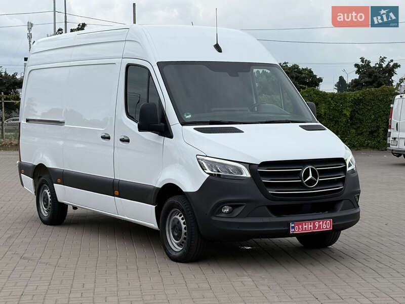 Грузовой фургон Mercedes-Benz Sprinter 2021 в 