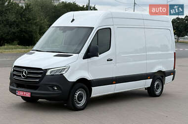Грузовой фургон Mercedes-Benz Sprinter 2021 в 