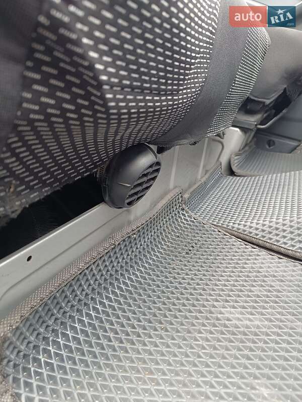 Вантажний фургон Mercedes-Benz Sprinter 2005 в Підволочиську