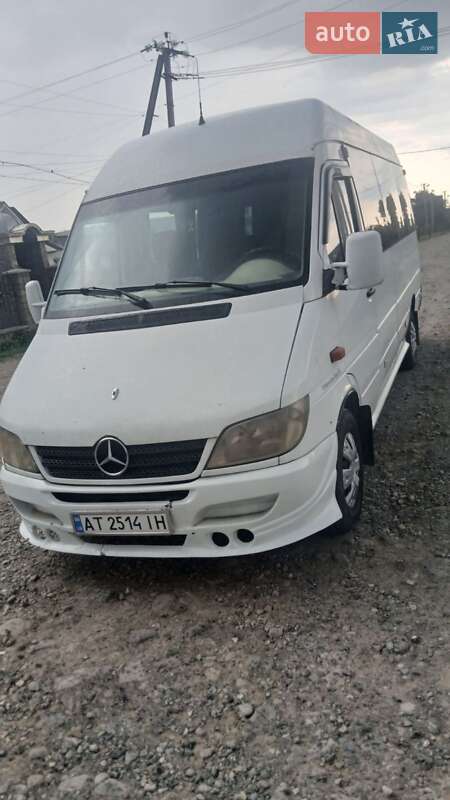 Микроавтобус Mercedes-Benz Sprinter 2002 в Надворной