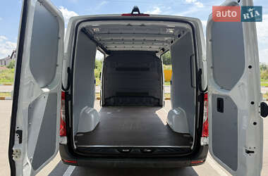 Грузовой фургон Mercedes-Benz Sprinter 2020 в 