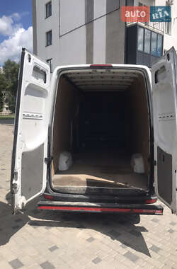 Грузовой фургон Mercedes-Benz Sprinter 2015 в 