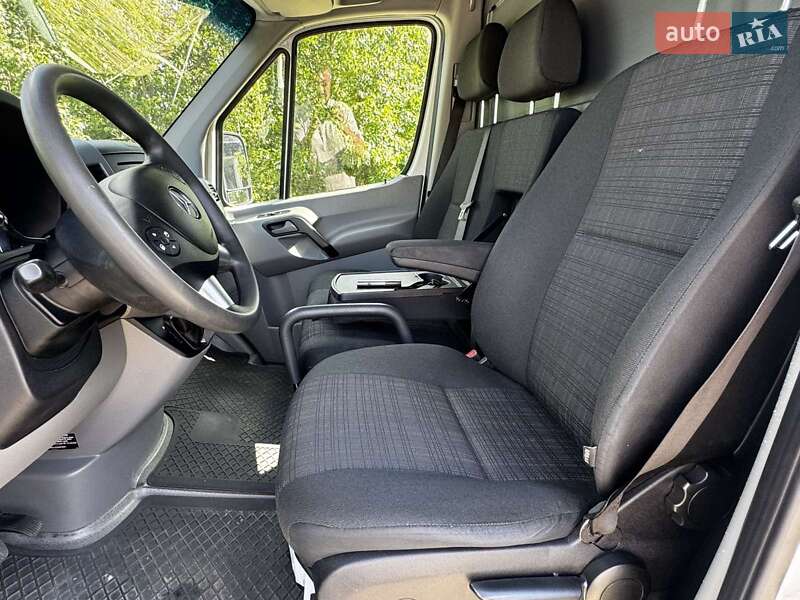 Вантажний фургон Mercedes-Benz Sprinter 2019 в Рівному