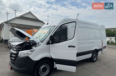 Грузовой фургон Mercedes-Benz Sprinter 2020 в 