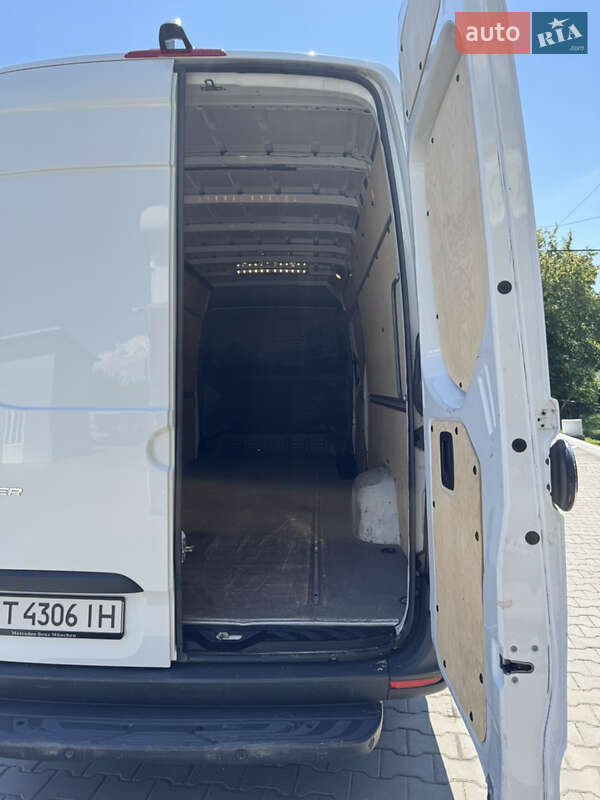 Грузовой фургон Mercedes-Benz Sprinter 2020 в Черновцах