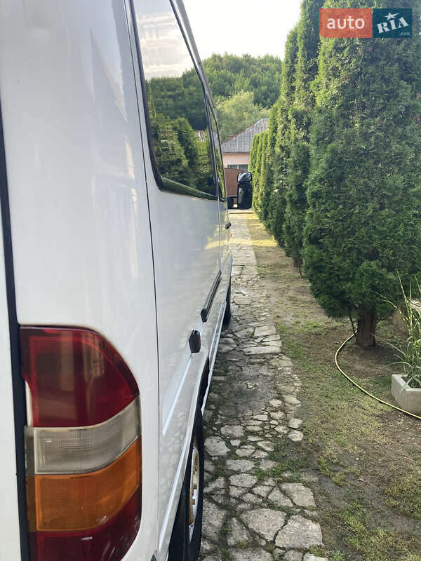 Мікроавтобус Mercedes-Benz Sprinter 2002 в Ужгороді