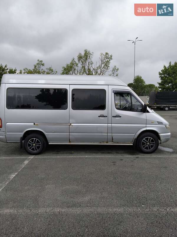 Микроавтобус Mercedes-Benz Sprinter 2005 в Сваляве