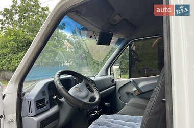 Грузовой фургон Mercedes-Benz Sprinter 2000 в 