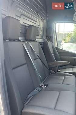 Грузовой фургон Mercedes-Benz Sprinter 2022 в 