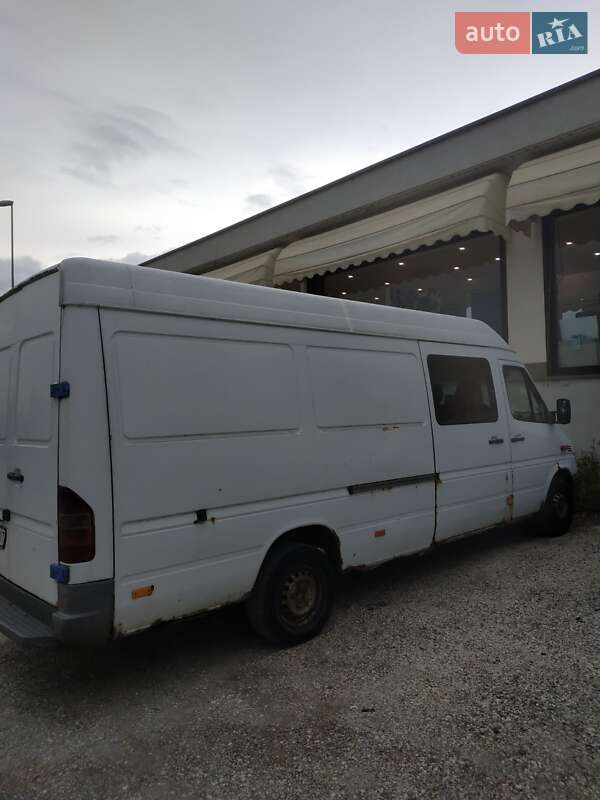 Вантажний фургон Mercedes-Benz Sprinter 2001 в Києві фото 3 Вантажний фургон Mercedes-Benz Sprinter 2001 в Києві