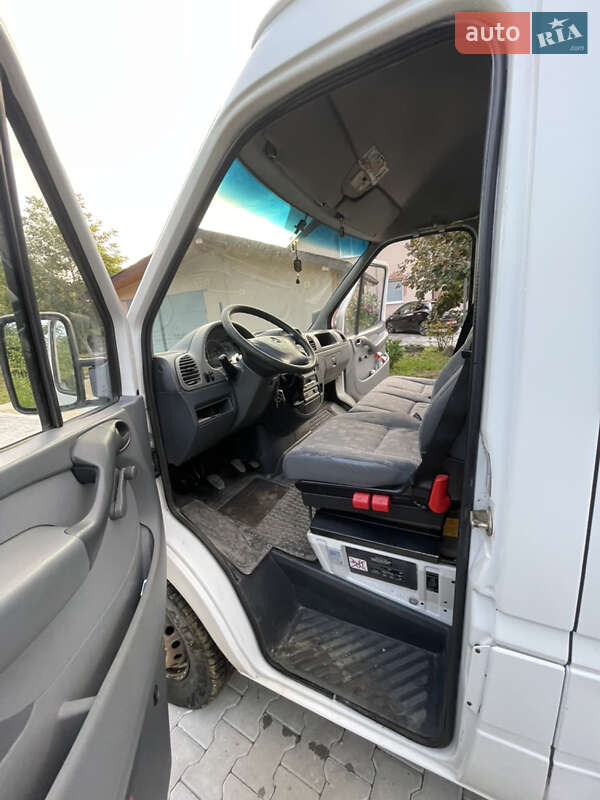 Грузопассажирский фургон Mercedes-Benz Sprinter 2005 в Дрогобыче