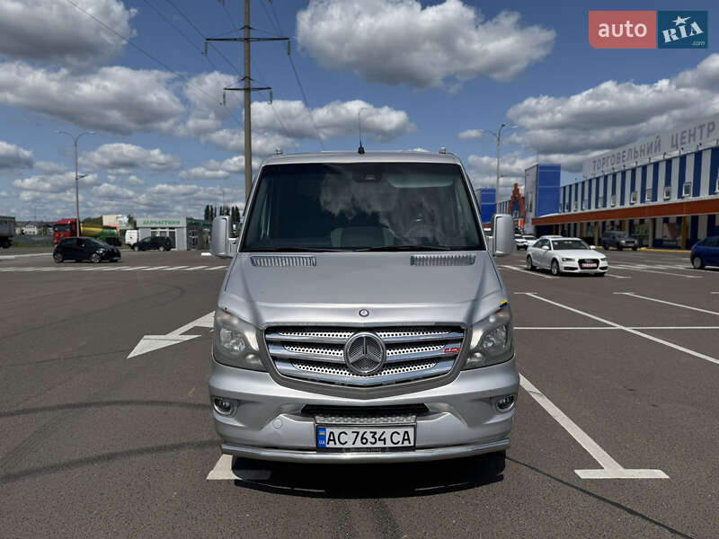 Грузовой фургон Mercedes-Benz Sprinter 2016 в  фото Грузовой фургон Mercedes-Benz Sprinter 2016 в